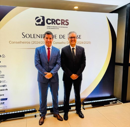 CRCSP - PRESIDENTE DO CRCSP PRESTIGIA SOLENIDADE DE POSSE DO CRCRS